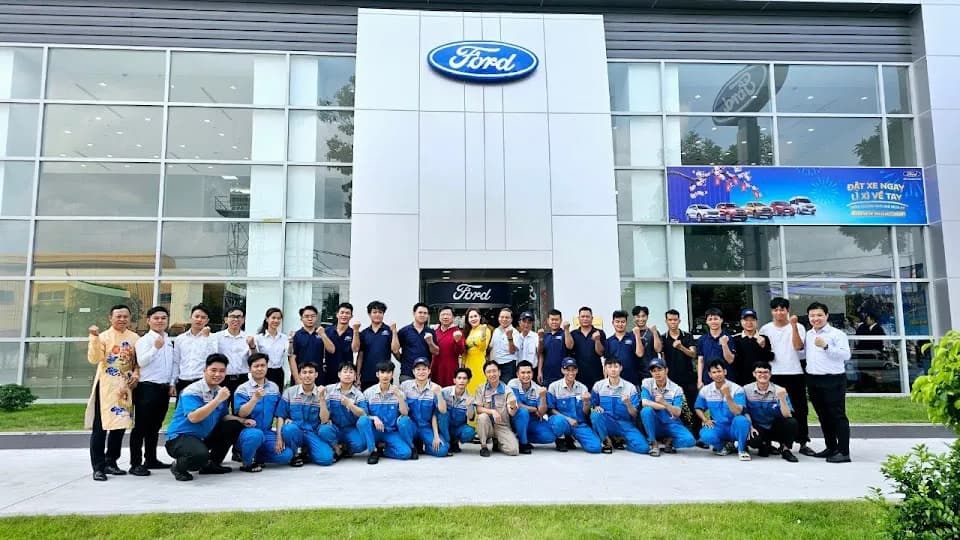 Showroom Tân Thuận Ford trong mạng lưới thực tập của NSA