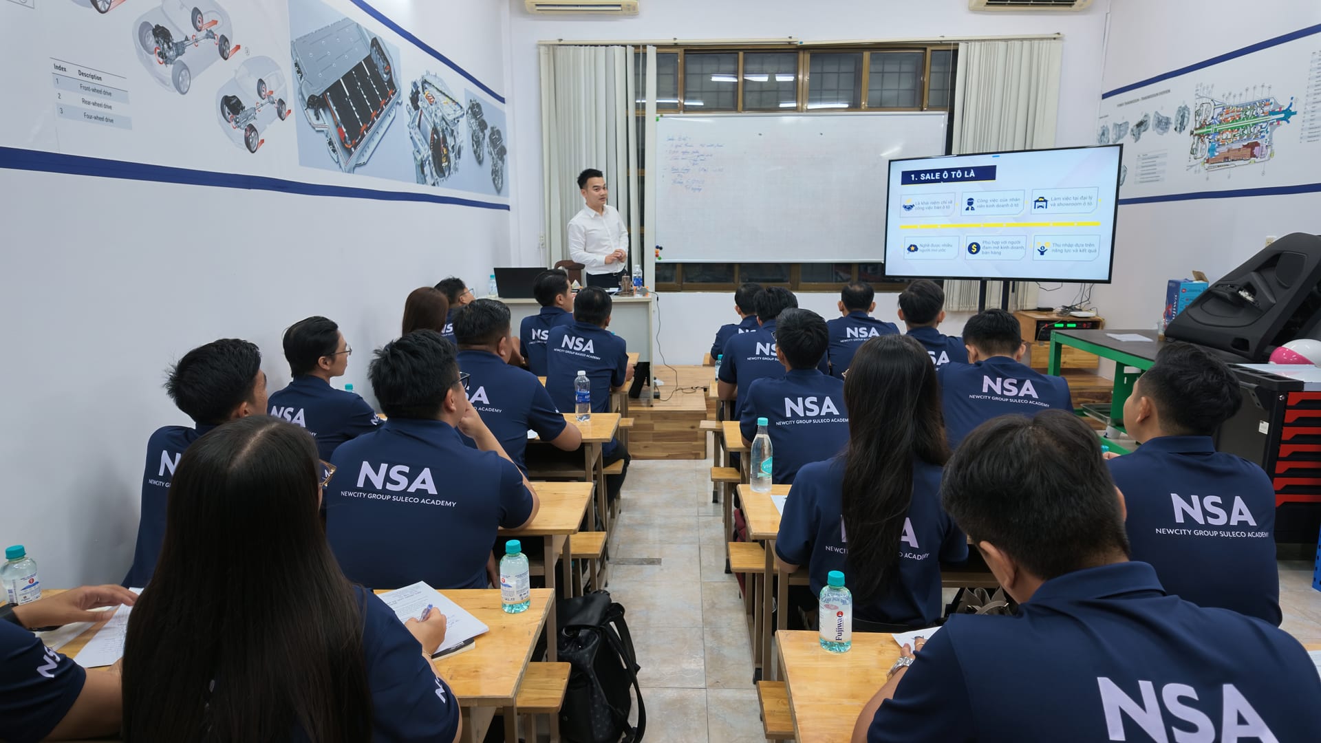 Lớp học lý thuyết tại Trung tâm Đào tạo Công nghệ Ô tô NSA - ảnh 3