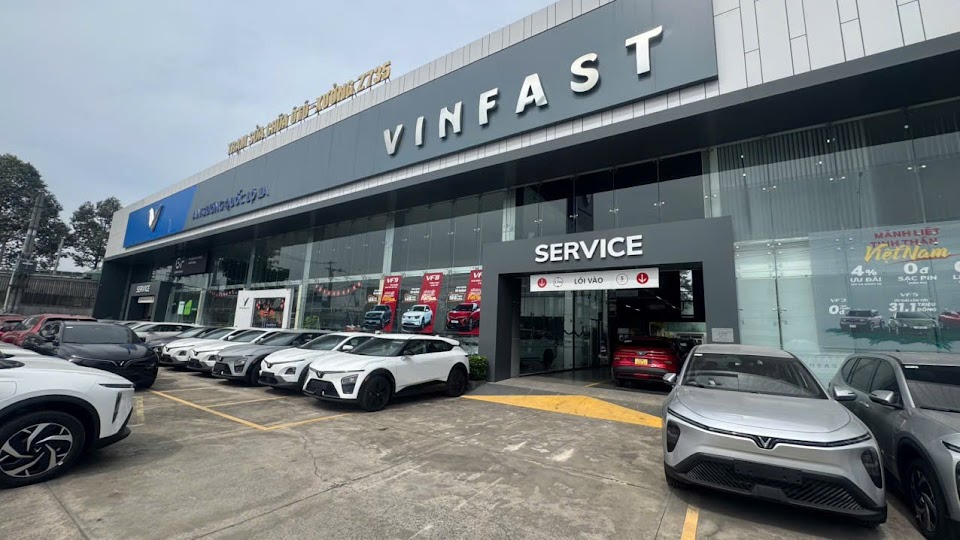 Showroom VF An Sương